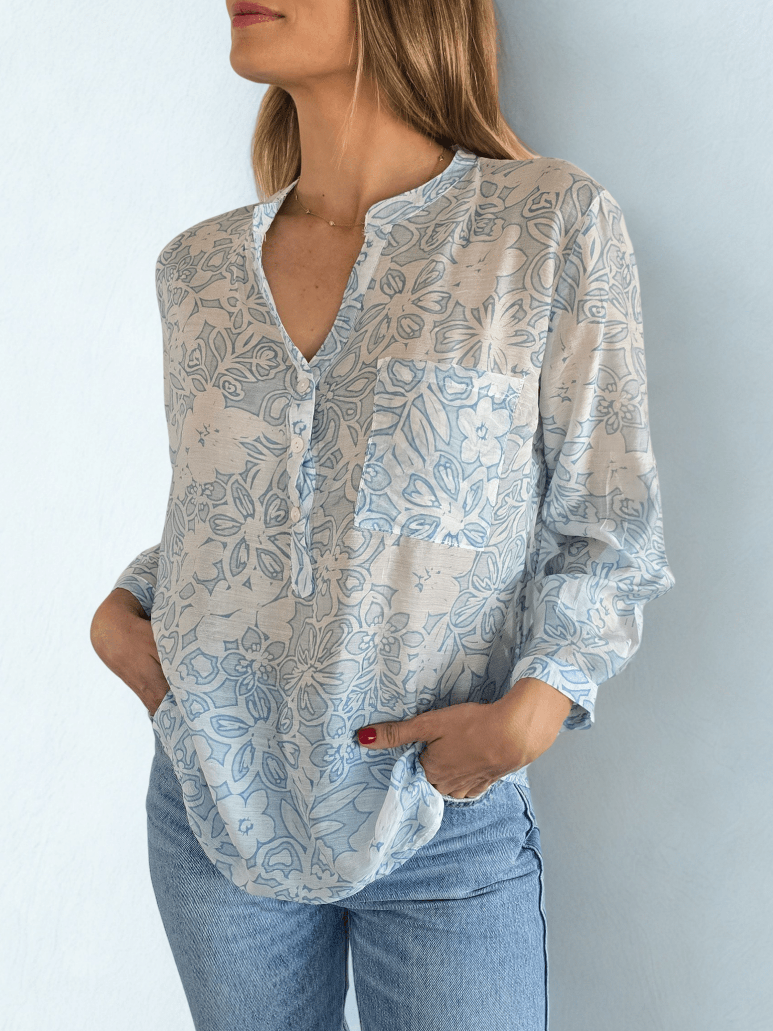 Blusa Italiana Estampada, fondo Blanco con Celeste