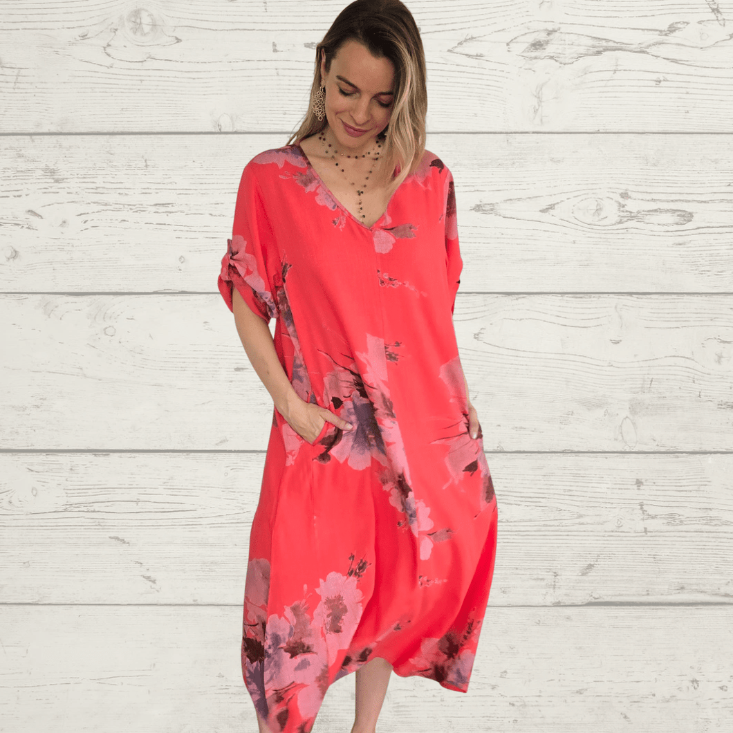 Vestido estampado escote en V, fondo Coral