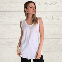Cargar imagen en el visor de la galería, Blusa Italiana sin mangas, color Blanco
