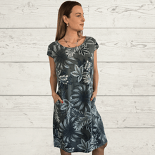 Cargar imagen en el visor de la galería, Vestido 100% Lino Itliano Florencia, fondo Verde
