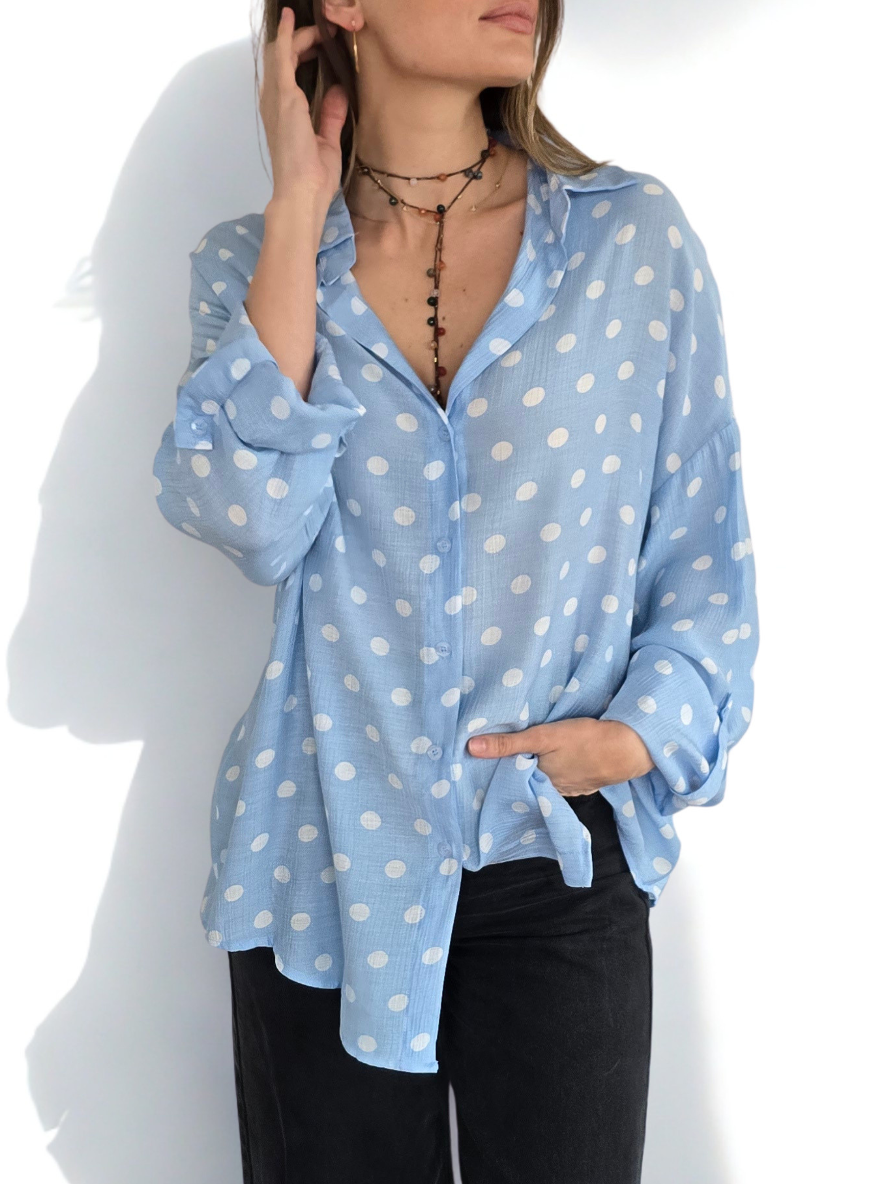 Blusa Lunares, color Celeste