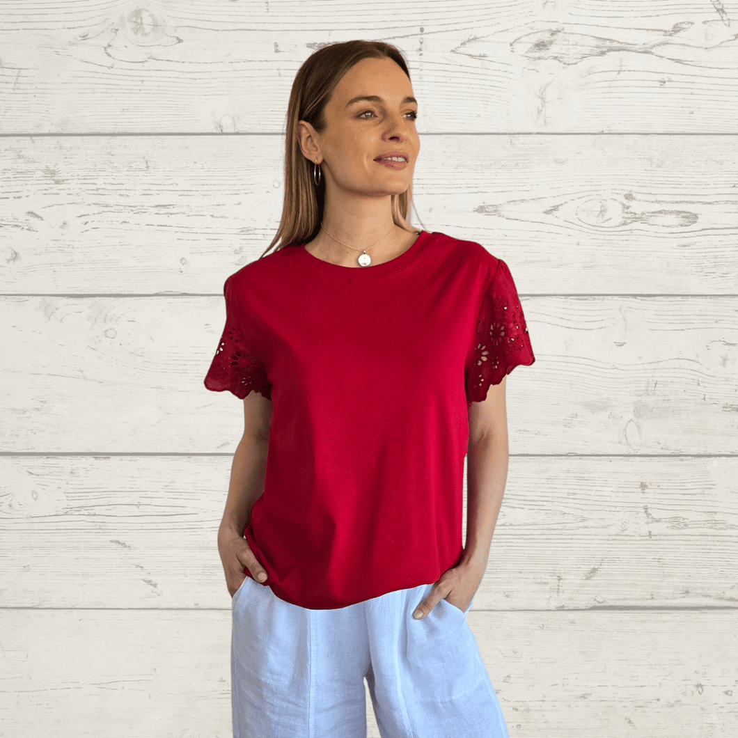 Polera con mangas bordadas, color Rojo