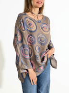 Blusa Italiana Estampado Ciculos, fondo Taupe
