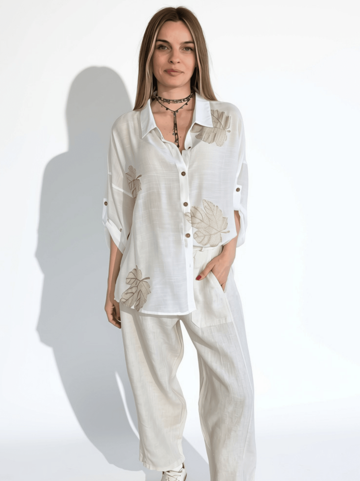 Blusa Bordado Hojas, color Blanco