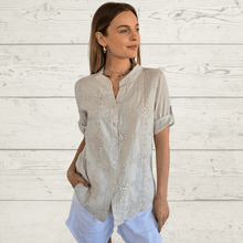 Cargar imagen en el visor de la galería, Blusa Italiana Milán, color Beige
