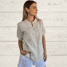 Cargar imagen en el visor de la galería, Blusa Italiana Milán, color Beige
