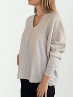 Sweater escote en V con ribete, color Beige