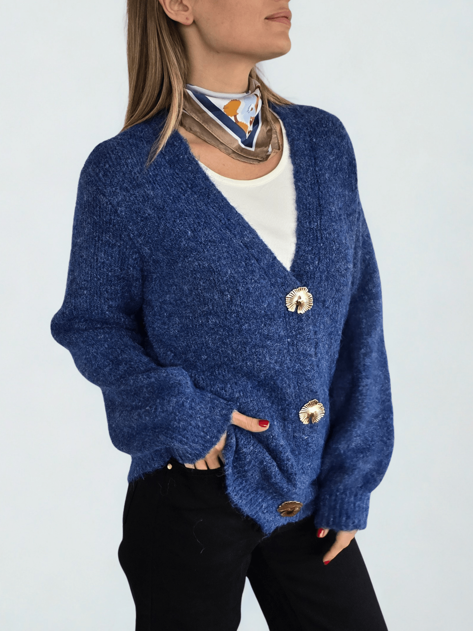 Chaleco con Botones Dorados, color Azul Jacinto