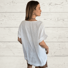 Cargar imagen en el visor de la galería, Blusa Italiana Bolonia, color Blanco
