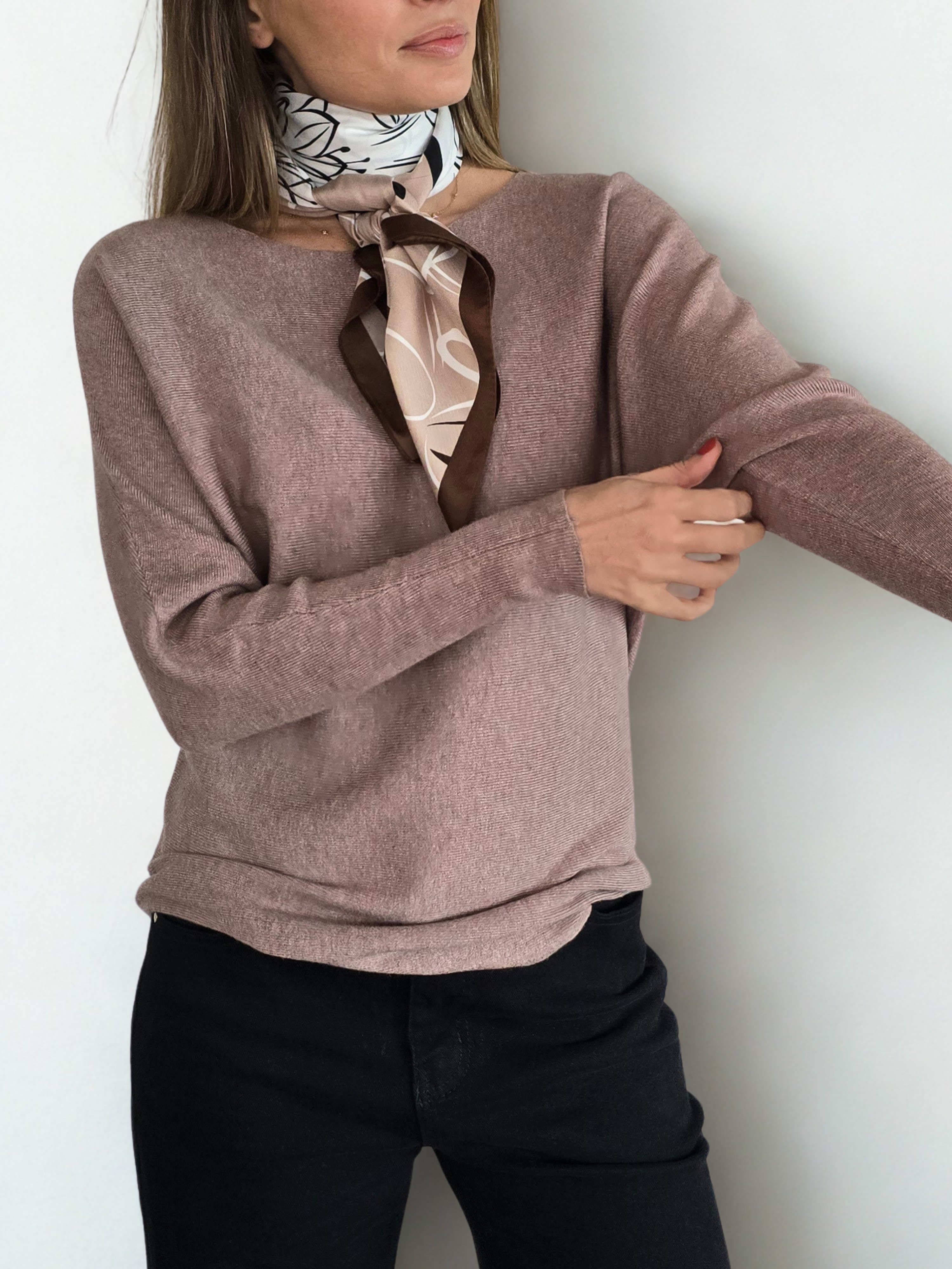 Sweater Murciélago, color Tuape