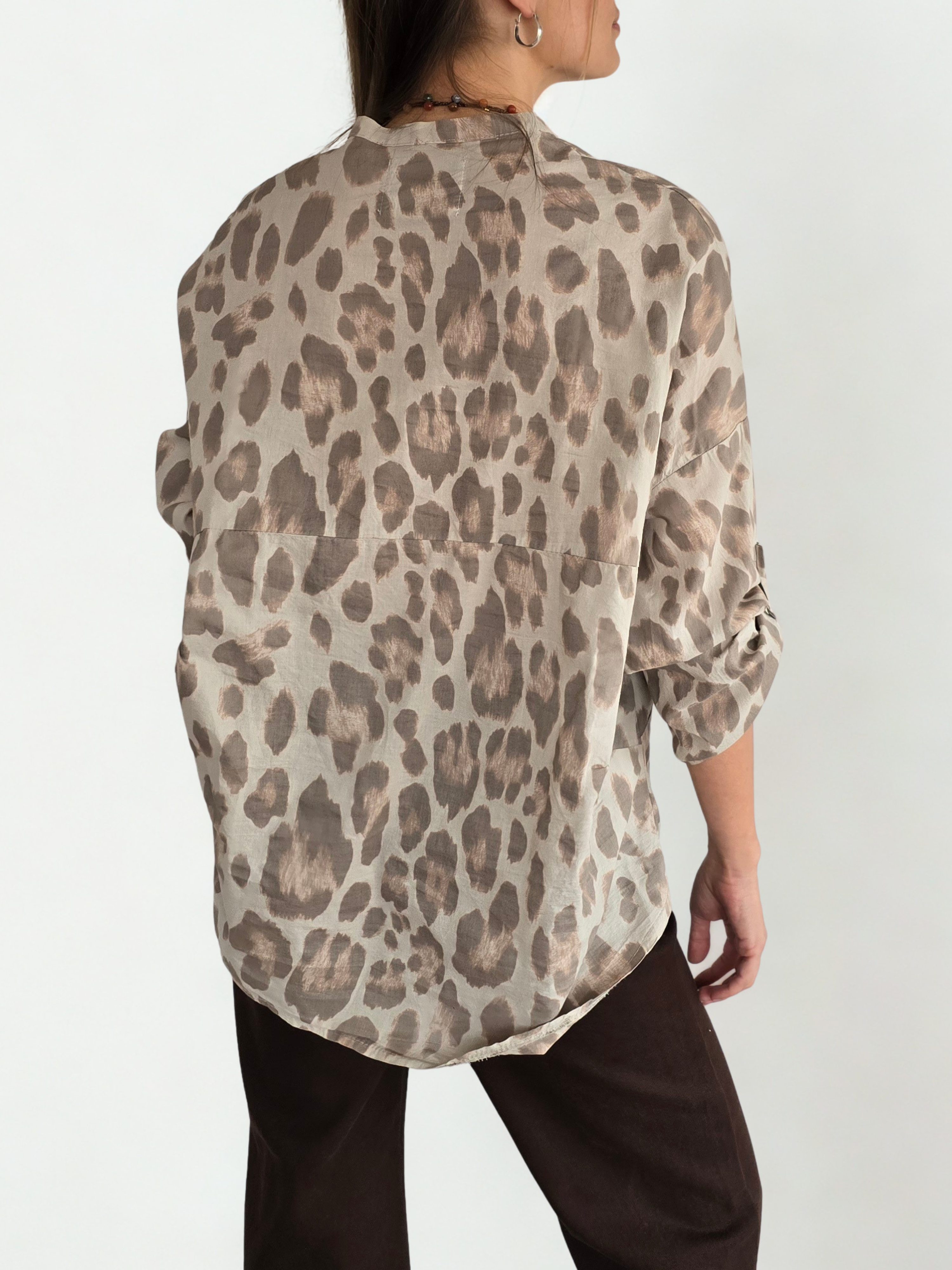 Blusa Italiana Animal Print, fondo Beige