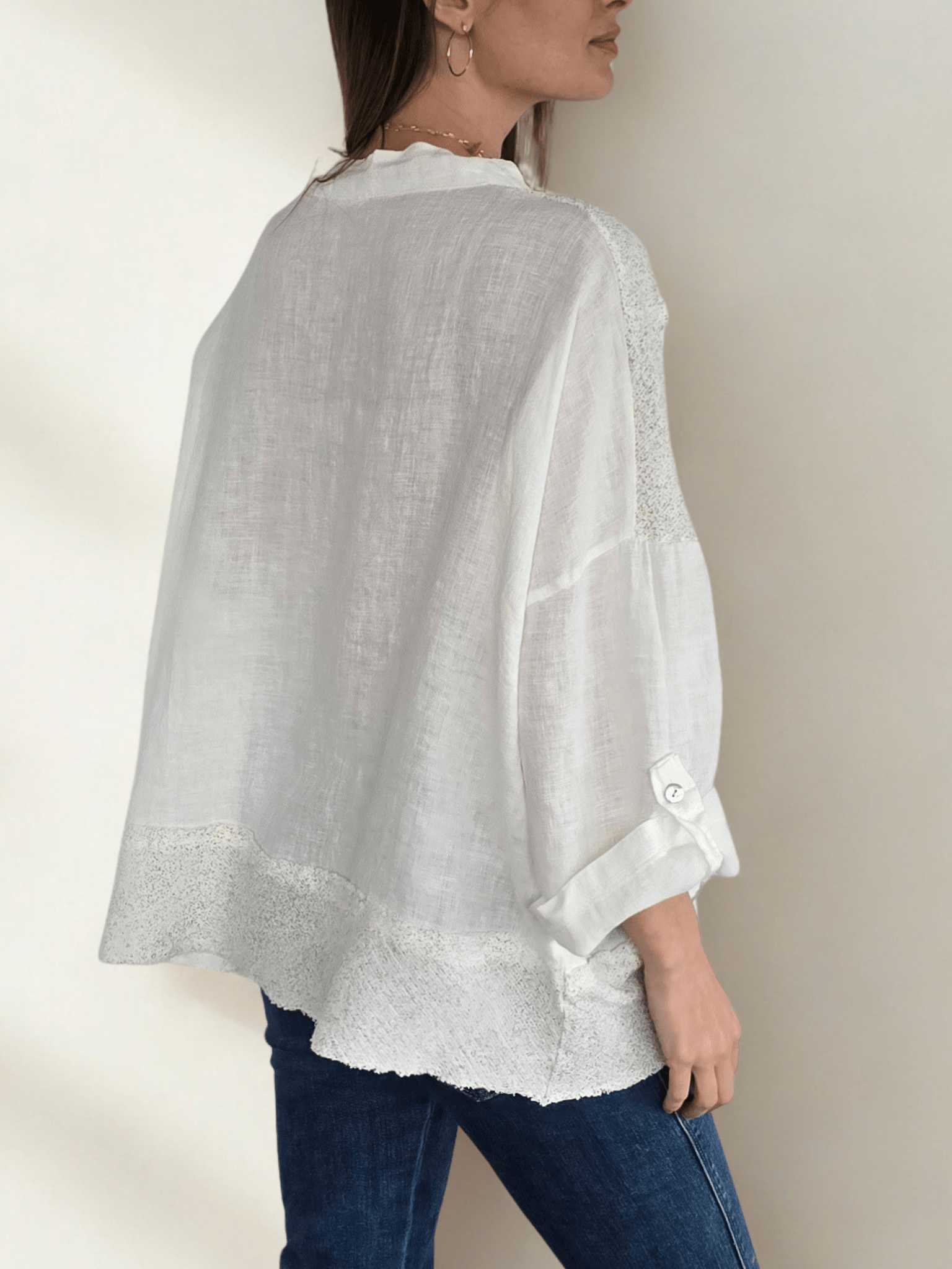 Blusa Italiana 100% Lino escote en V, color Blanco