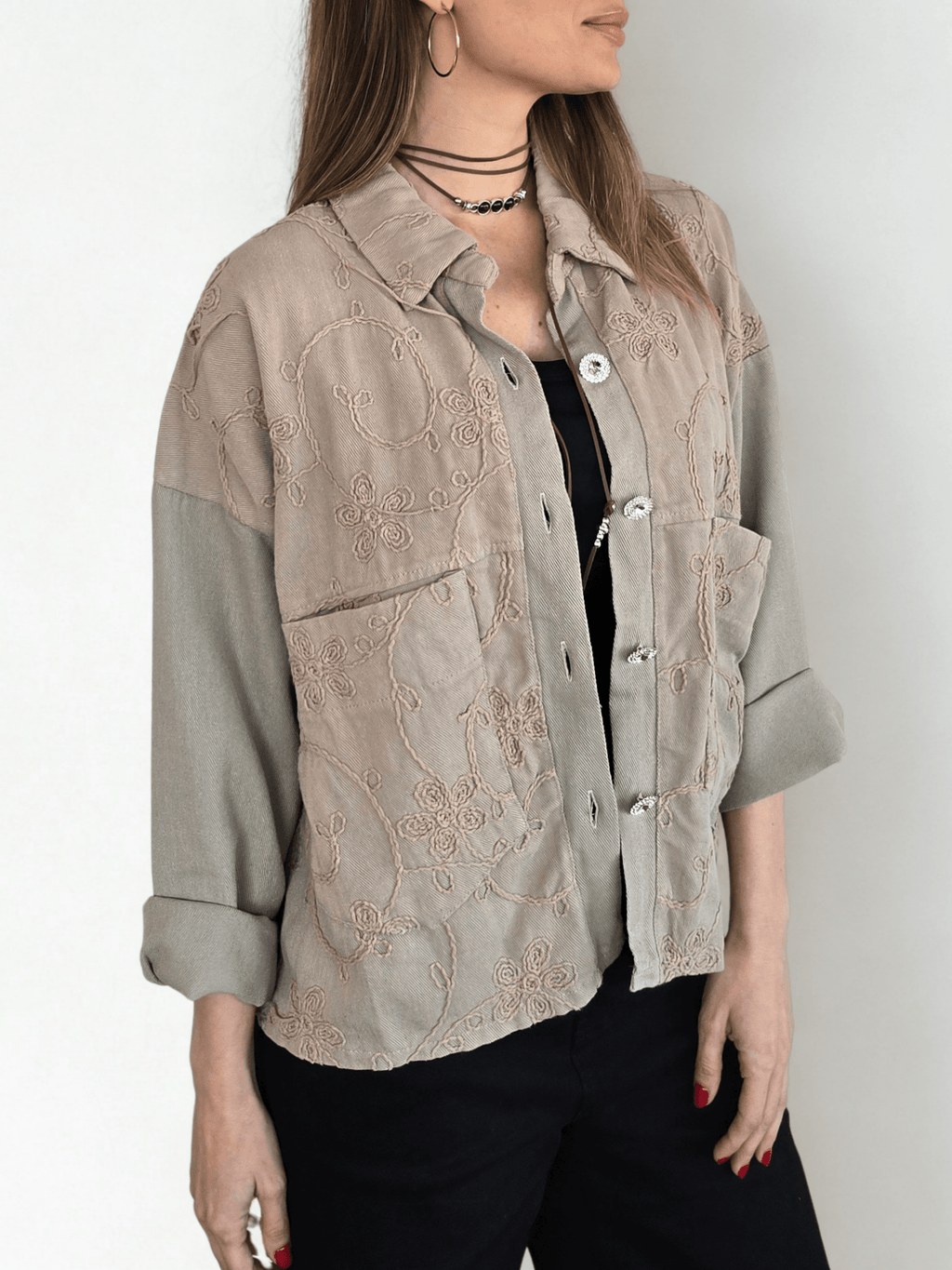 Chaqueta Bordada, color Taupe