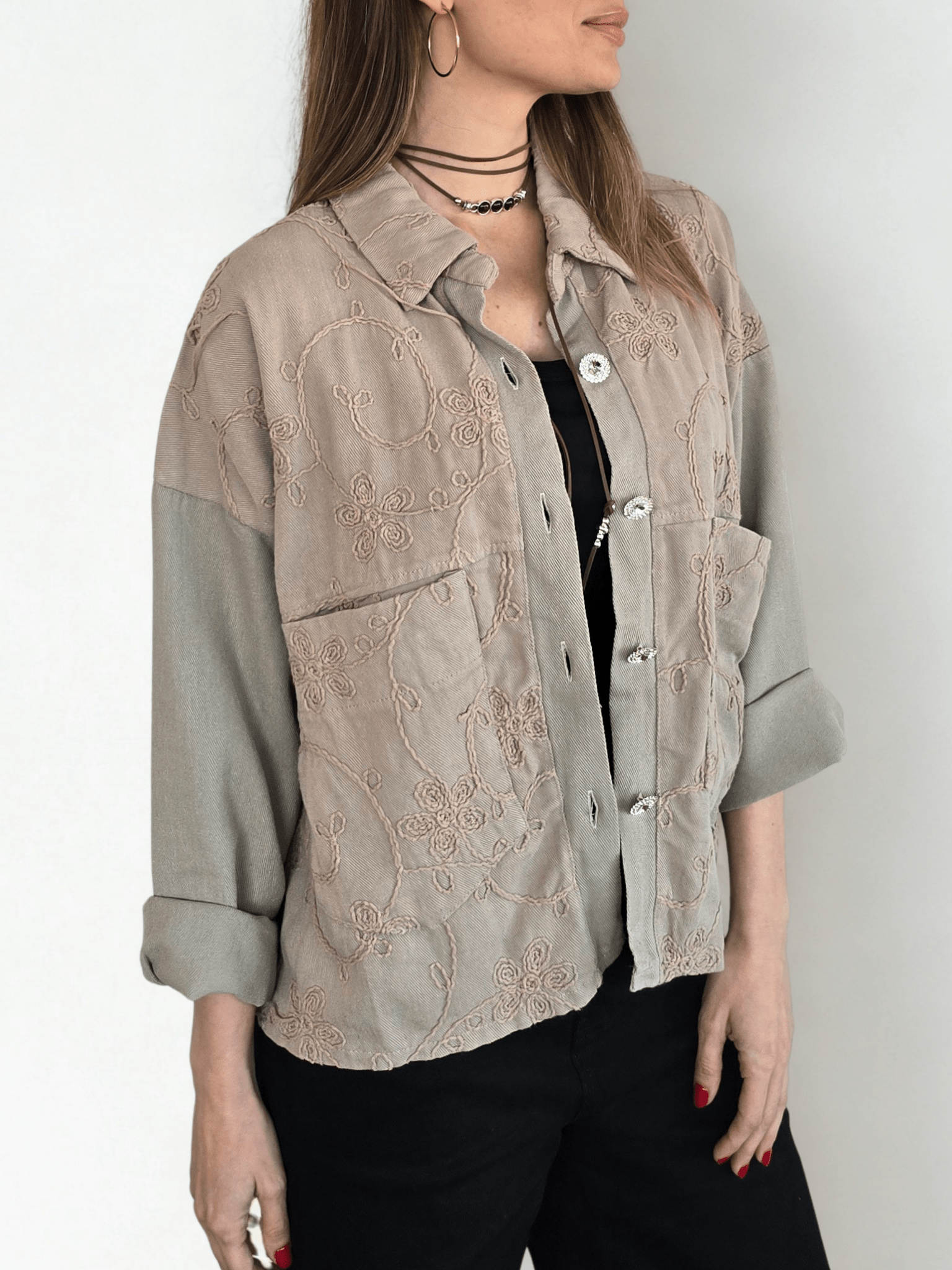 Chaqueta Bordada, color Taupe