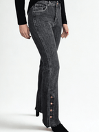 Pantalon Jeans con botones dorados, color negro jeans