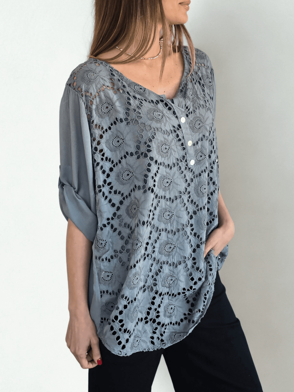 Blusa Italiana Macramé, color Gris