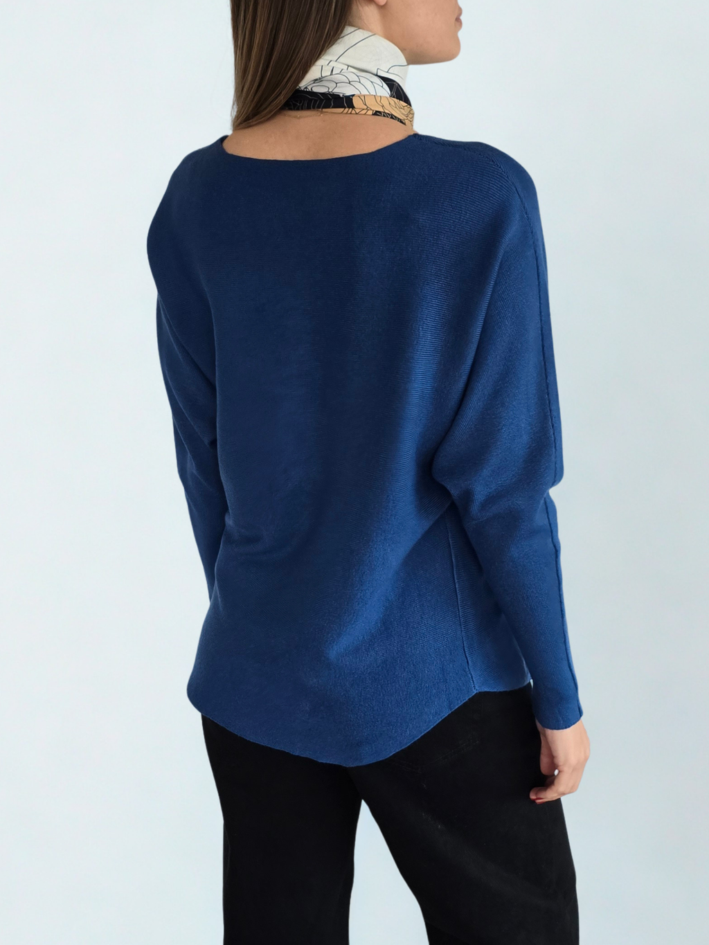 Sweater Murciélago, color Azul