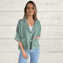 Cargar imagen en el visor de la galería, Chaqueta de Lino Italiano dos botones, color Verde
