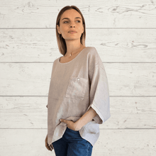 Cargar imagen en el visor de la galería, Blusa de Lino Italiano un bolsillo, color Beige
