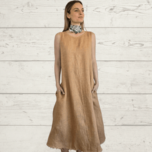 Cargar imagen en el visor de la galería, Vestido de Lino Italiano basta desflecada, color Camel
