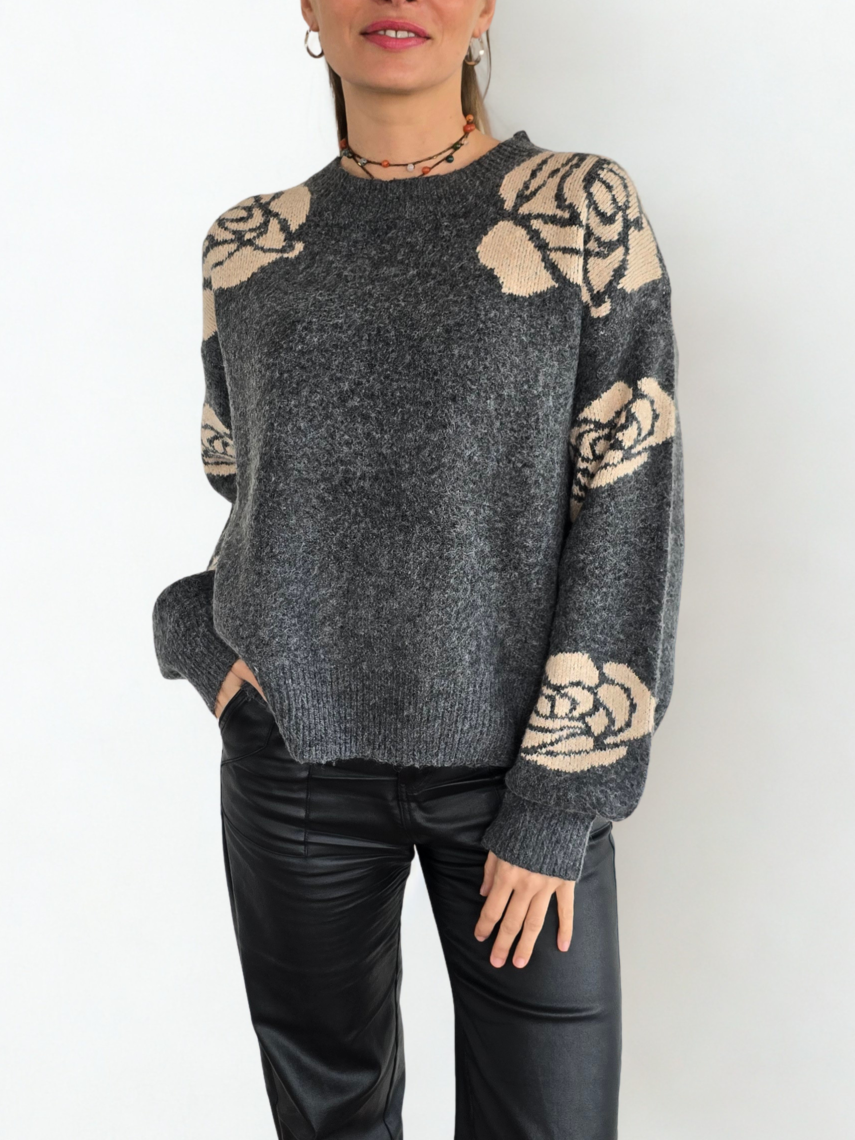 Sweater Flores en las Mangas, color Gris