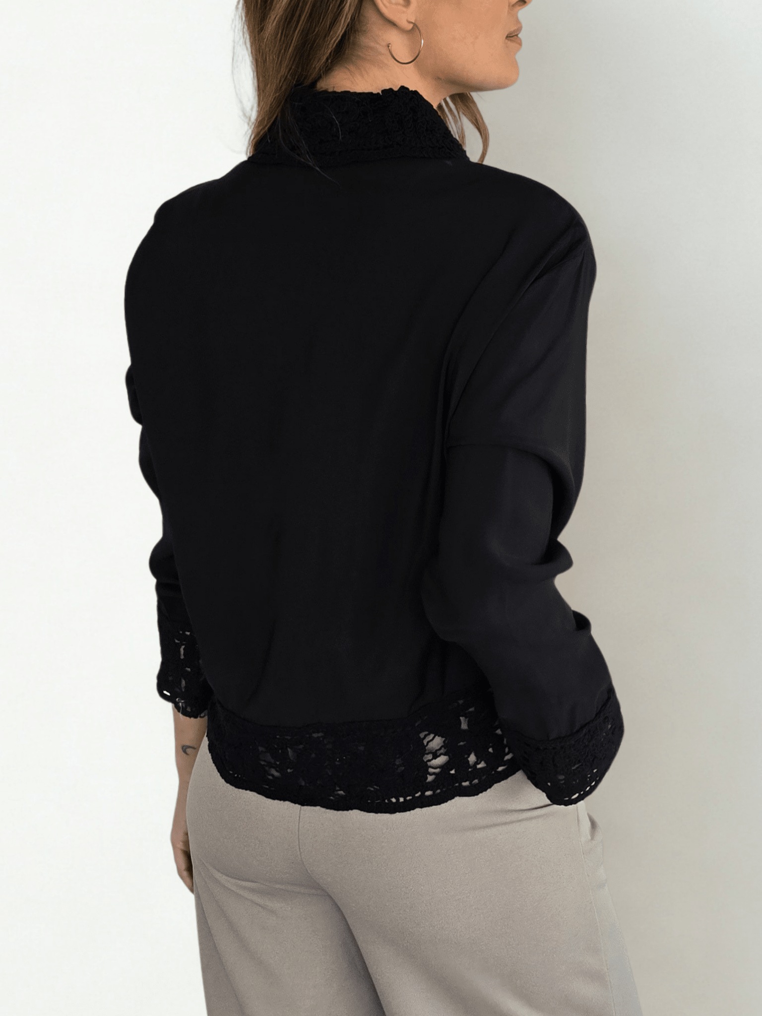 Blusa con Macramé, color Negro