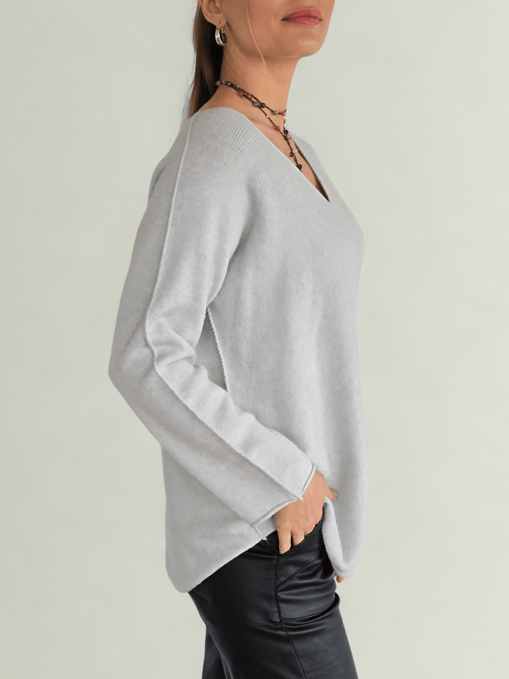 Sweater Italiano Escote en V, color Gris