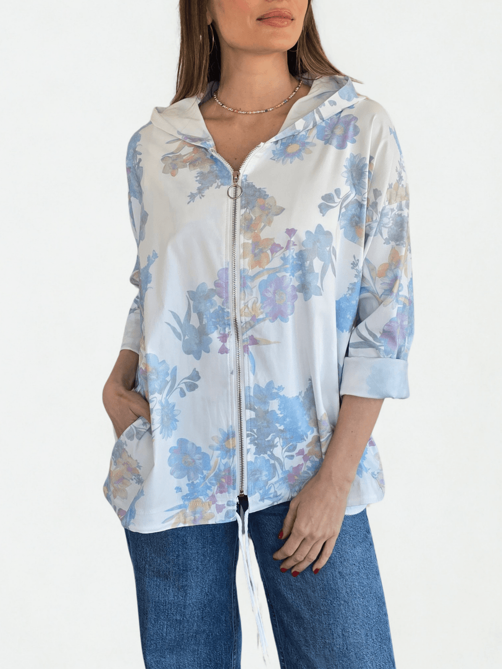 Chaqueta Estampada Flores, fondo Blanco