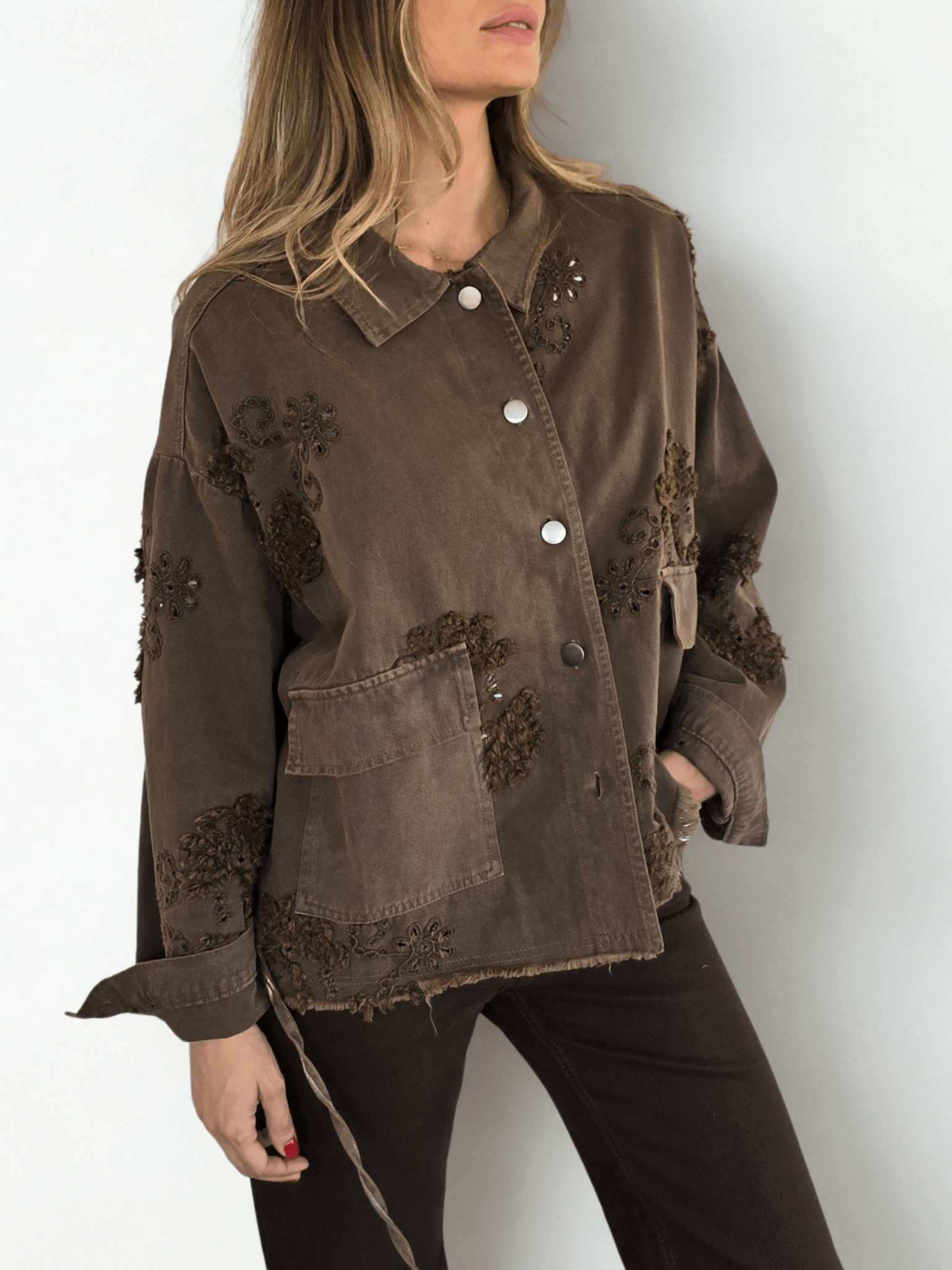 Chaqueta Italiana Bordada, color Chocolate