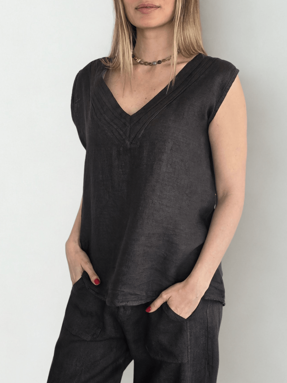 Blusa Italiana 100% Lino escote en V, color Chocolate