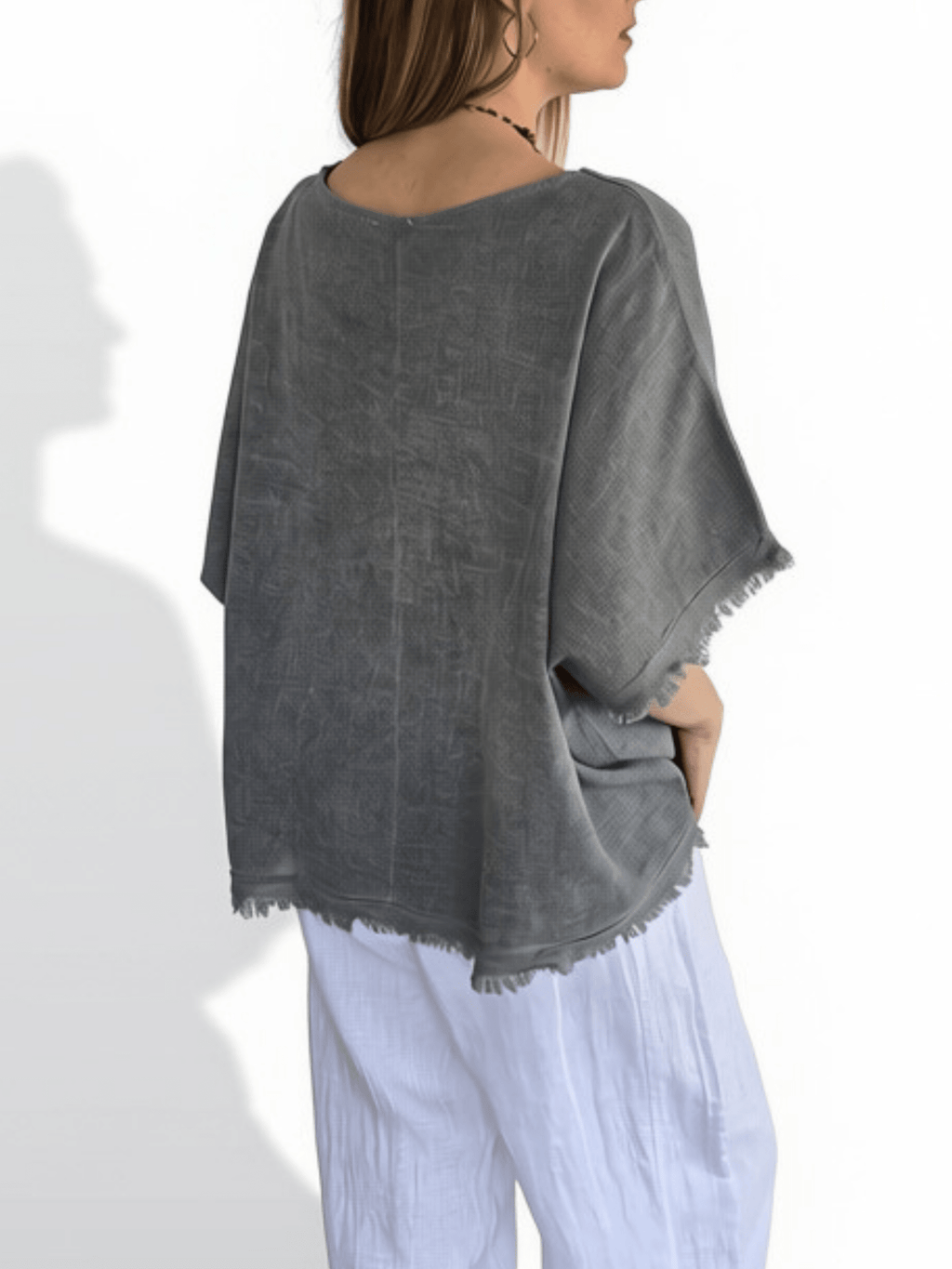 Blusa Italiana Desflecada, color Gris