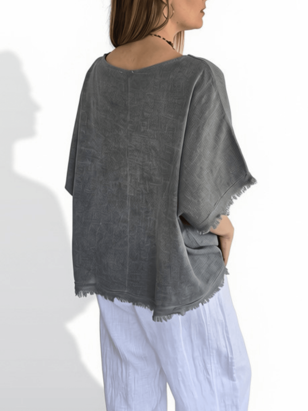 Blusa Italiana Desflecada, color Gris