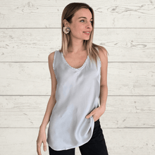 Cargar imagen en el visor de la galería, Blusa Italiana sin mangas, color Gris Claro
