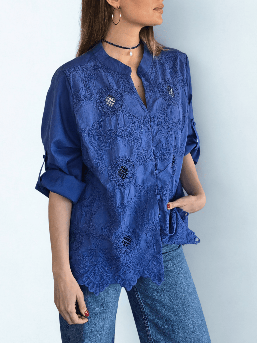 Blusa Bordada escote en V, color Azul