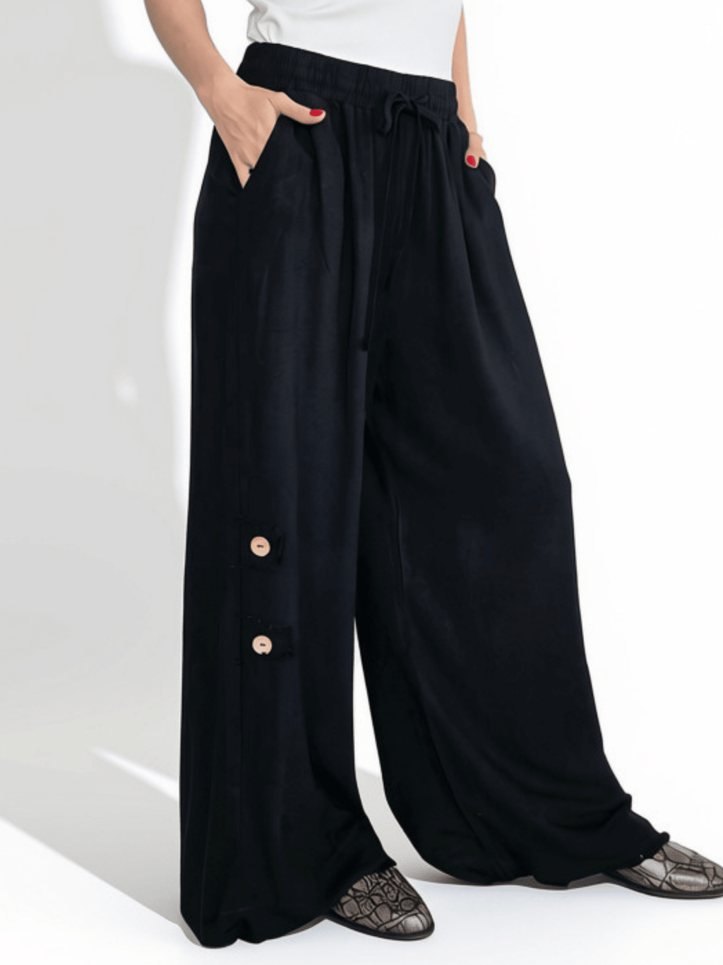 Pantalón con Botones a los Lados, color Negro