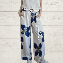 Cargar imagen en el visor de la galería, Pantalón Italiano estampado, fondo Beige con Azul
