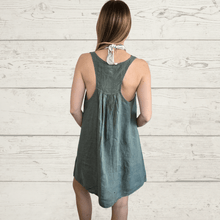 Cargar imagen en el visor de la galería, Vestido de Lino Italiano sin mangas, color Verde Musgo
