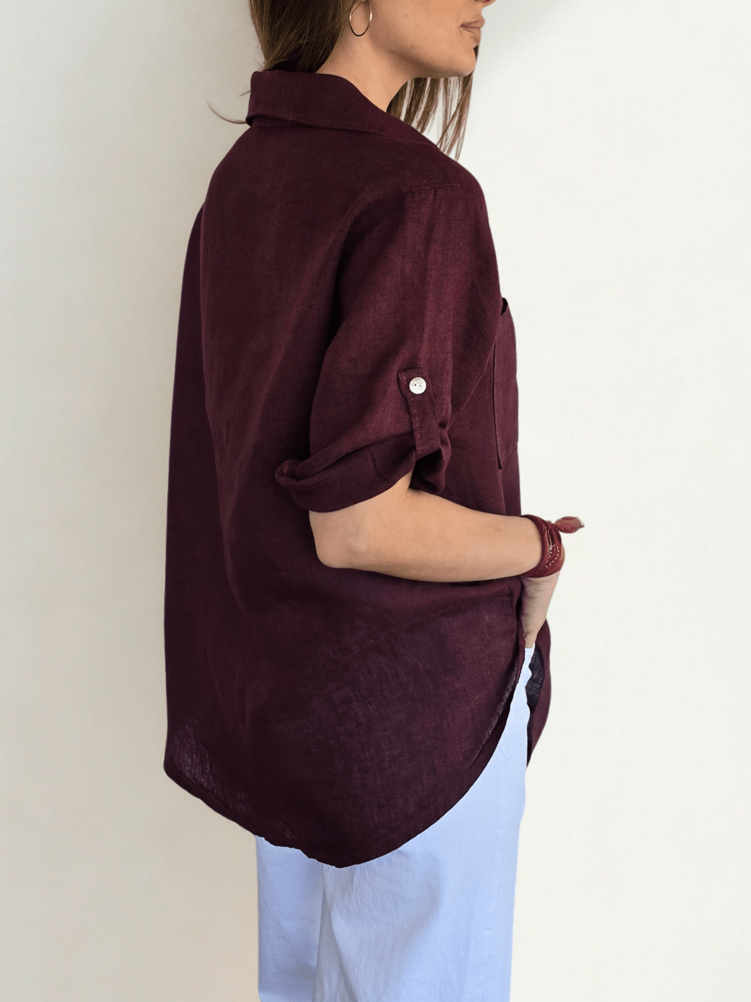 Blusa Italiana 100% Lino dos Bolsillos, color Vino