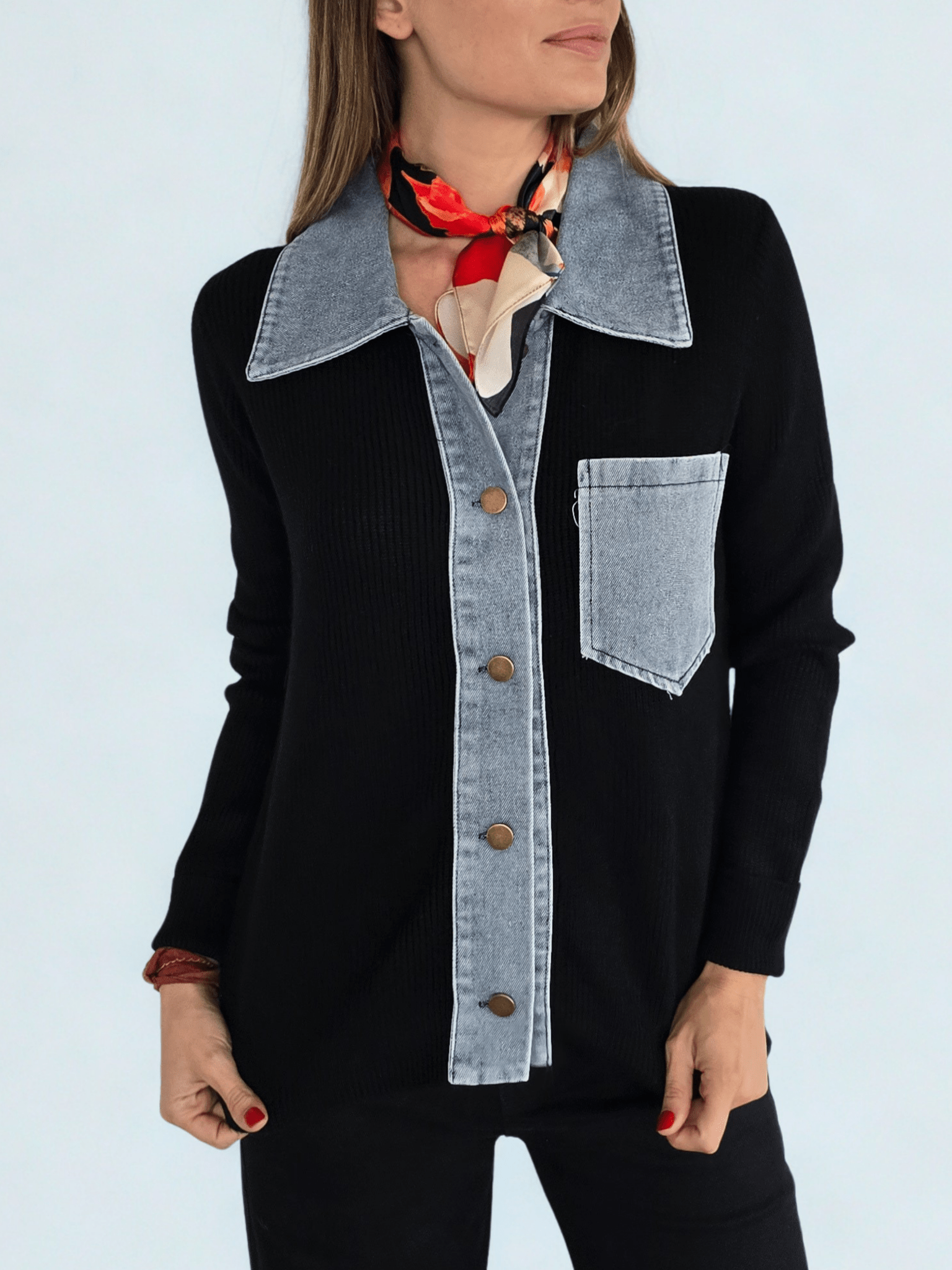 Chaleco con Jeans, color Negro