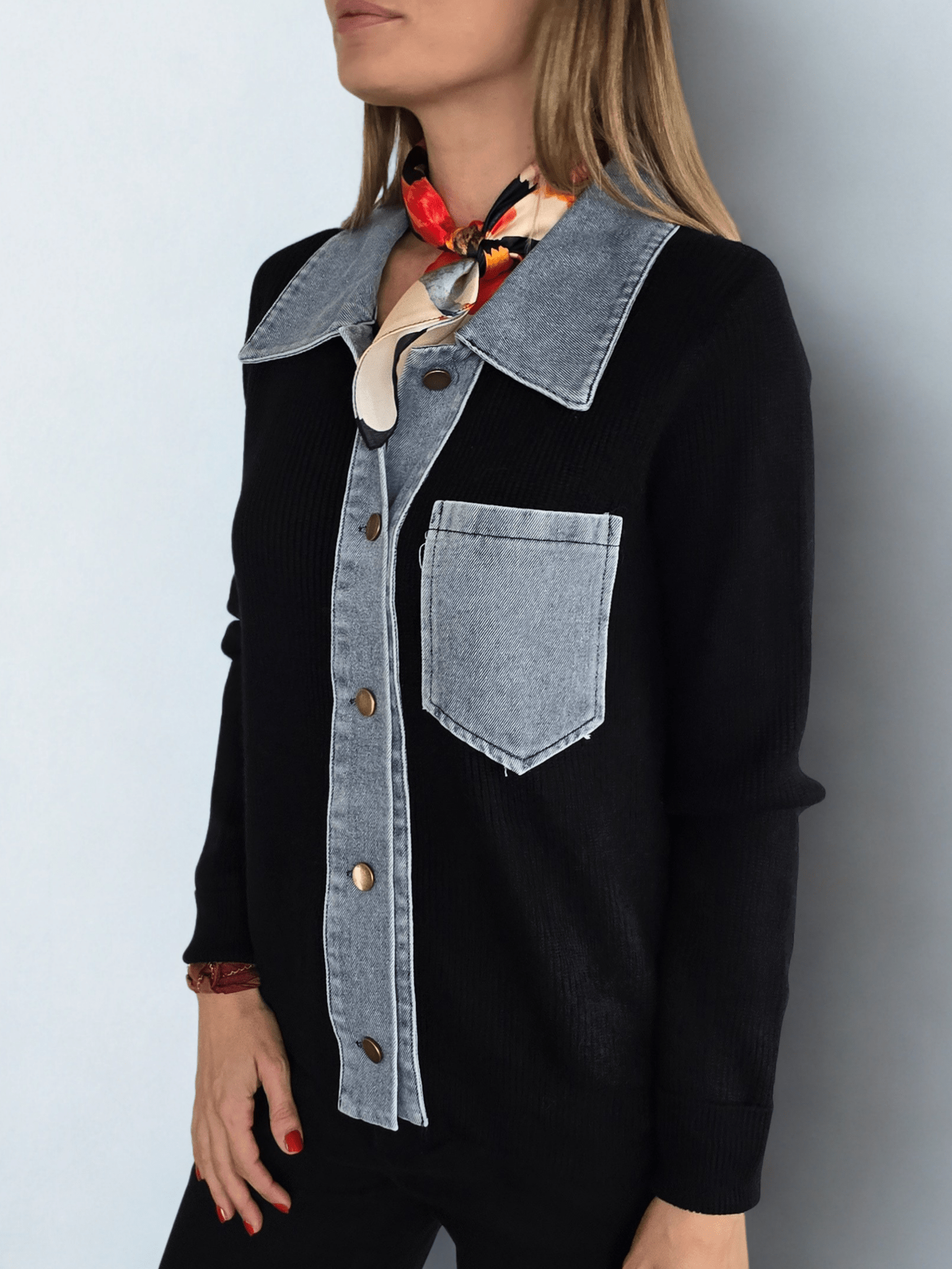Chaleco con Jeans, color Negro