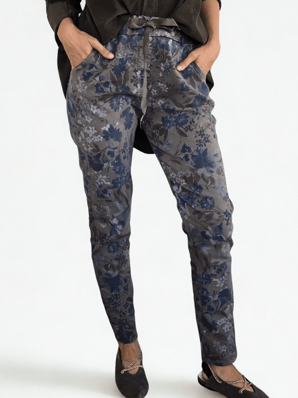 Pantalón Jogger Italiano, fondo Chocolate con Azul