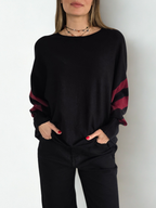 Sweater Mangas Rayadas, color Negro con Burdeo
