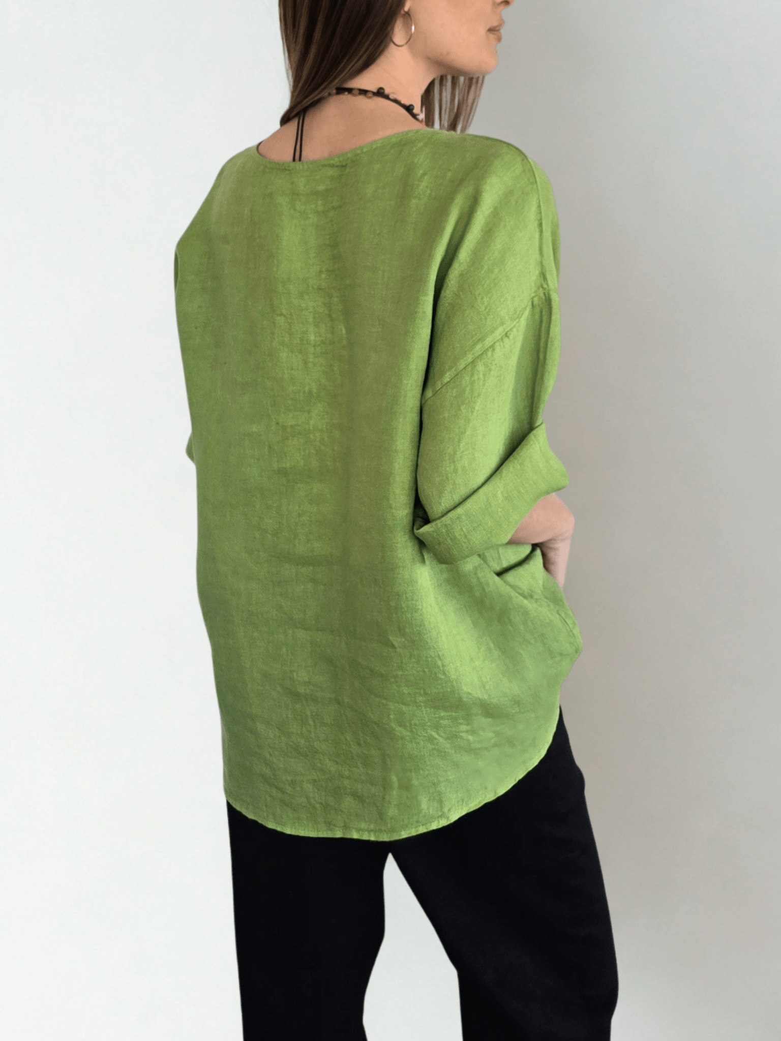 Blusa Italiana 100% Lino, dos botones, color Pistacho
