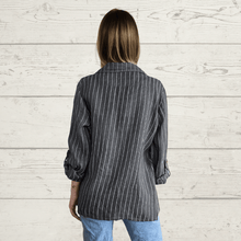 Cargar imagen en el visor de la galería, Chaqueta Blazer de Lino Italiano Rayado, fondo Gris
