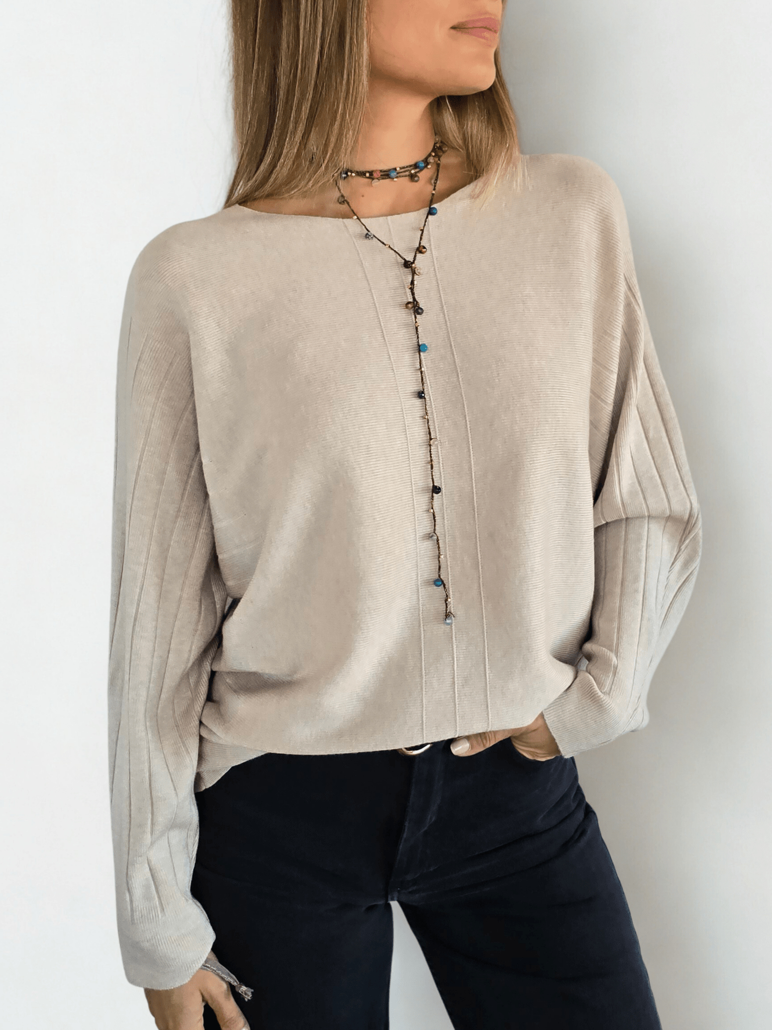 Sweater Murciélago, color Beige