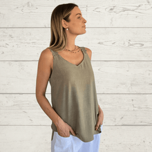 Cargar imagen en el visor de la galería, Blusa con tira Macramé, color Verde
