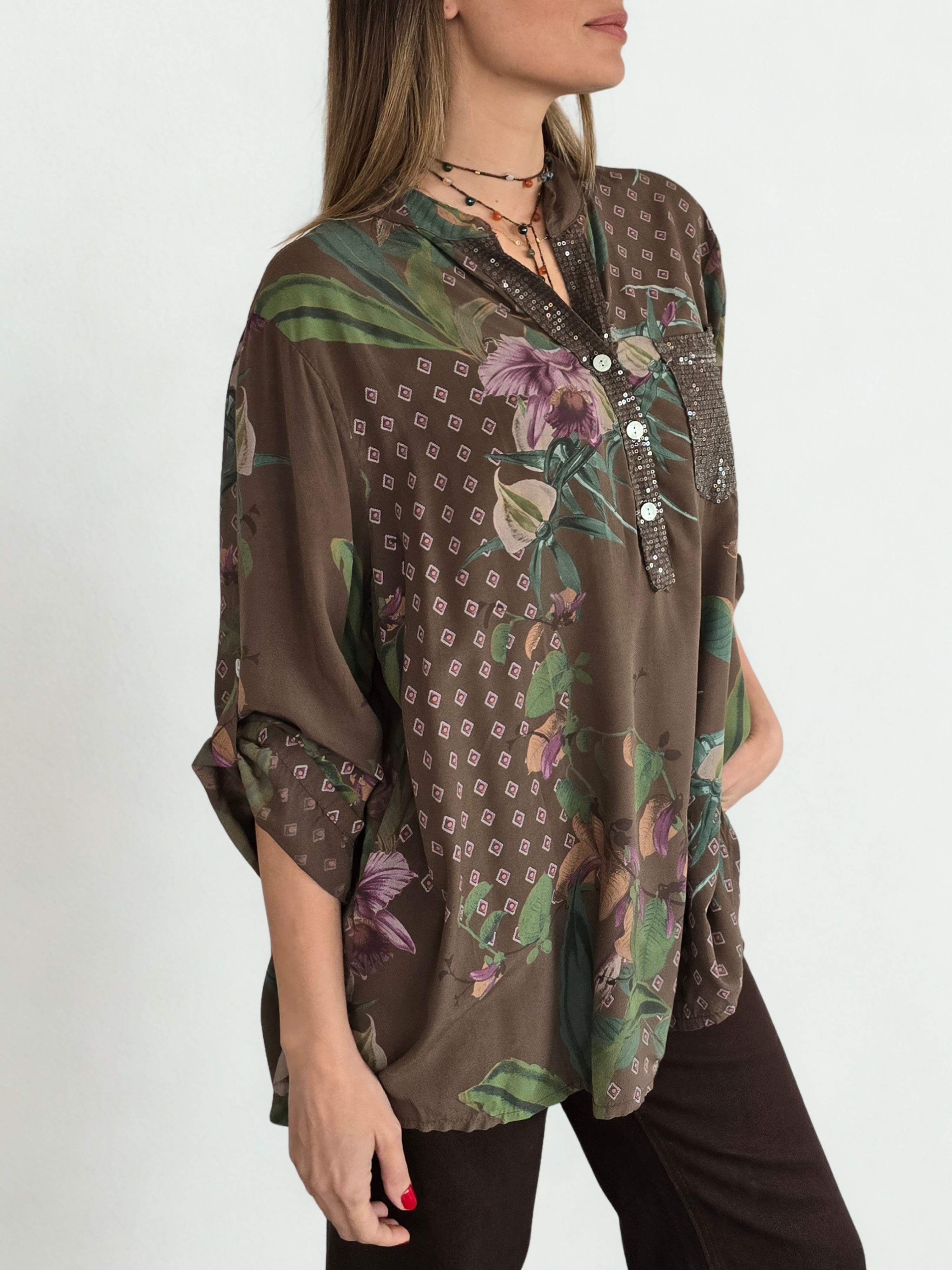 Blusa Italiana Estampada, fondo Chocolate