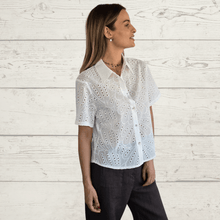 Cargar imagen en el visor de la galería, Blusa bordada, color Blanco
