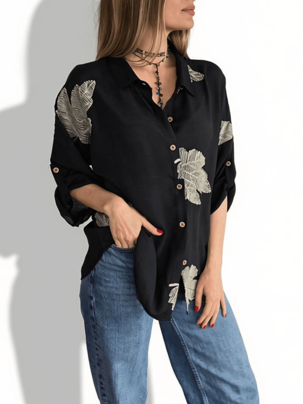 Blusa Bordado Hojas, color Negro