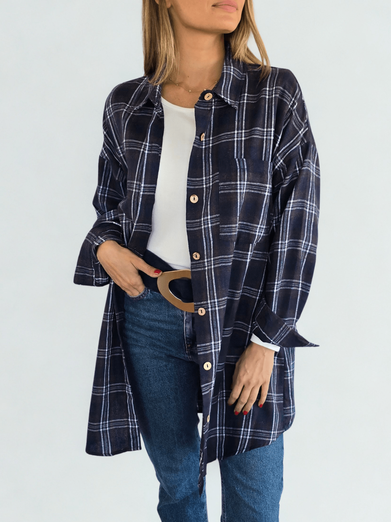 Blusa Escocesa, fondo Azul Marino